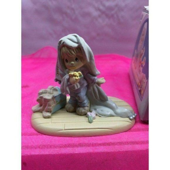 Precious Moments Wedding June Month Bride Flowers 110043 Miniature figurine - Picture 6 of 12